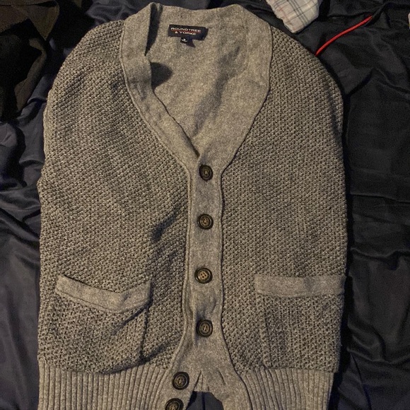 I am selling a round tree and Yorker jacket type shirt - Picture 1 of 1